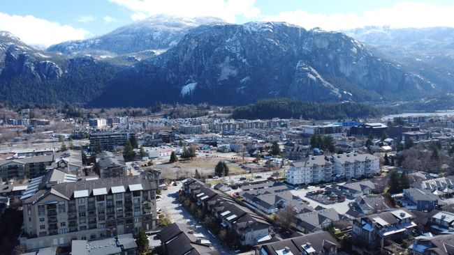 206 - 1211 Village Green Way, Condo with 2 bedrooms, 2 bathrooms and 2 parking in Squamish BC | Image 36