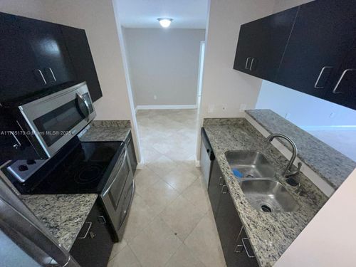 apt-106-1739 Village Blvd, West Palm Beach, FL, 33409-2068 | Card Image