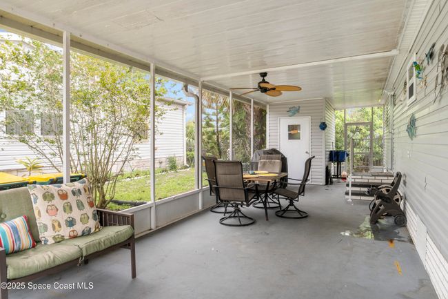 1039 Wren Cir, House other with 3 bedrooms, 2 bathrooms and null parking in Barefoot Bay FL | Image 6