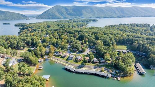 300 Mill Lake Rd, Huddleston, VA, 24104-3042 | Card Image