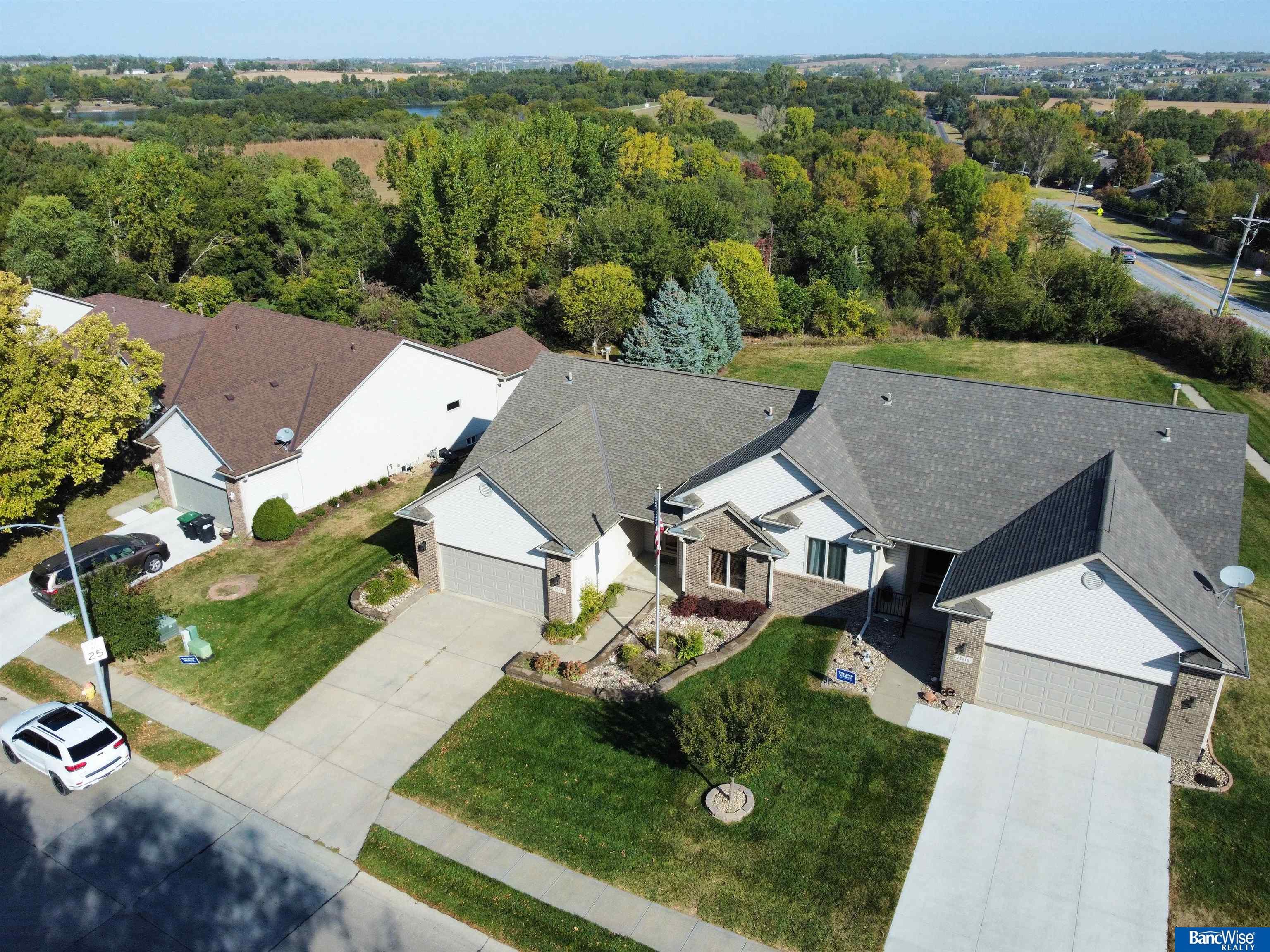 Ellison Ave, Omaha, NE 68164