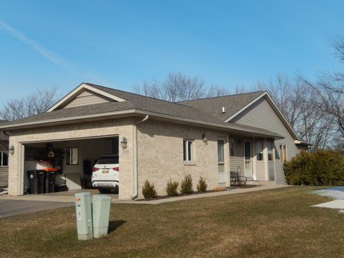 8190 Winding Dr Sw, Byron Center, MI, 49315-8946 | Card Image