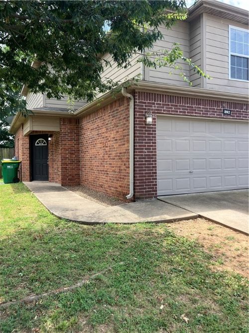 892 Oakwood Ct, Centerton, AR, 72719-9035 | Card Image