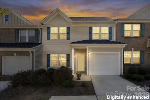 615 School House Ln, Fort Mill, SC, 29708-8163 | Card Image