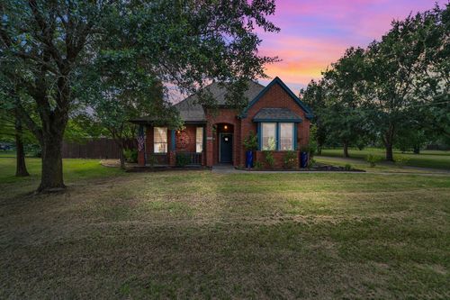 304 Janis Ln, Krugerville, TX, 76227-9566 | Card Image