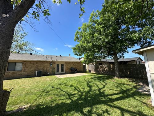 504 Woodcrest Way, Forney, TX, 75126-9724 | Card Image