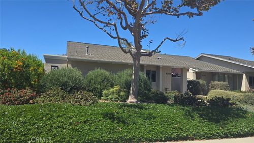 701a-8565 Van Ness Ct, Huntington Beach, CA, 92646-5640 | Card Image