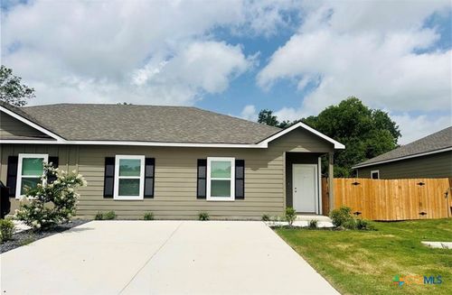 516 Hudson St, Seguin, TX, 78155-3392 | Card Image