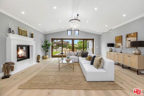 6888 Alta Vista Dr, Rancho Palos Verdes, CA, 90275-5601 | Card Image