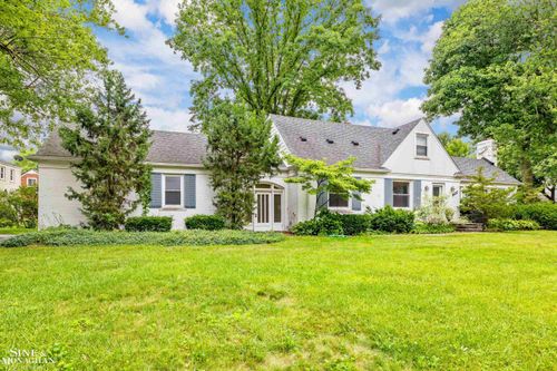 19980 W Clairview Court Court, Grosse Pointe Woods, MI, 48236 | Card Image