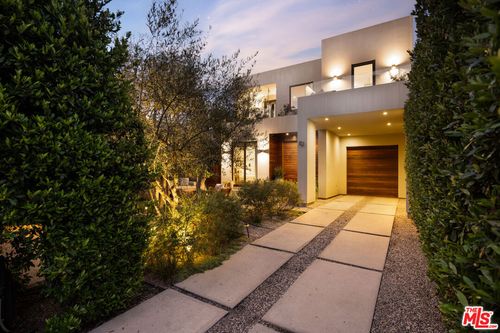 518 Huntley Dr, West Hollywood, CA, 90048-1923 | Card Image