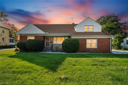800 E 250th Street, Euclid, OH, 44132 | Card Image
