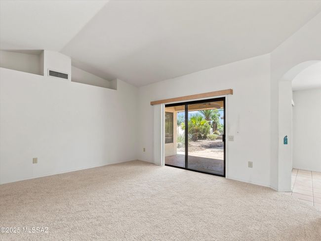 07-Living Area | Image 7