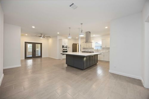 711 Sidnor St, Alvin, TX, 77511-2168 | Card Image