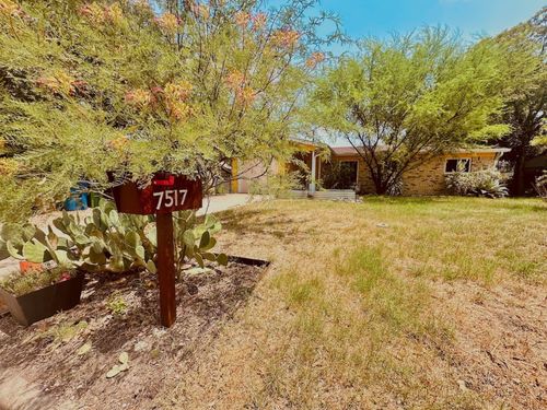 7517 Eastcrest Dr, Austin, TX, 78752-1407 | Card Image