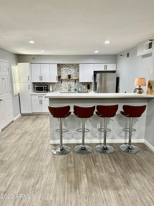 113-8020 E Thomas Rd, Scottsdale, AZ, 85251-6666 | Card Image