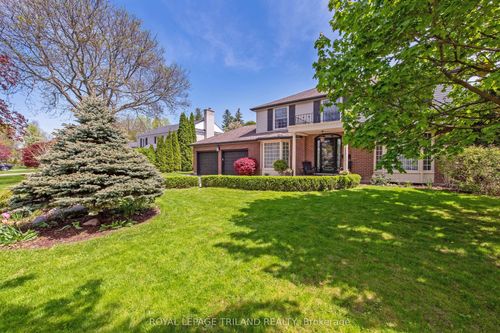 27 Cherokee Rd, London, ON, N6G2N7 | Card Image