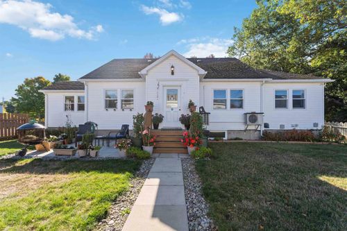 {{alt}} | Card Image