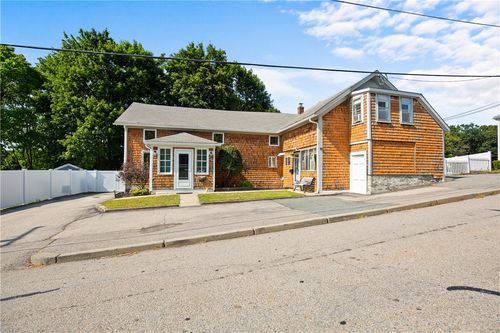 85 Summit Dr, Cranston, RI, 02920-4518 | Card Image