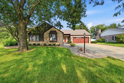 8 Woodside Ave, Kankakee, IL, 60901-8093 | Card Image
