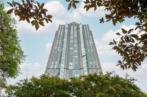 307-2870 Pharr Court South Nw, Atlanta, GA, 30305-2100 | Card Image