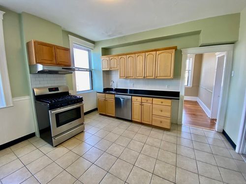 1-979 Chestnut St, Newton, MA, 02464 | Card Image