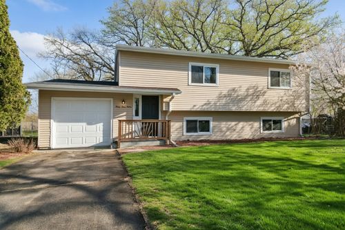 3312 W Lake Shore Dr, Wonder Lake, IL, 60097-8975 | Card Image