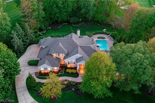 520 Bristol Dr, Aurora, OH, 44202-8589 | Card Image
