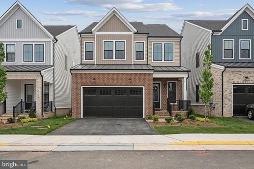 43244 Greeley Sq, ASHBURN, VA, 20148-8207 | Card Image