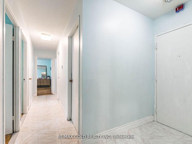 104 - 3555 Derry Rd E, Condo with 3 bedrooms, 2 bathrooms and 1 parking in Mississauga ON | Image 4