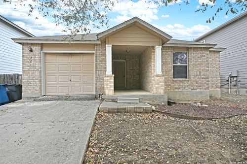 371 Copper Mtn, New Braunfels, TX, 78130-7021 | Card Image