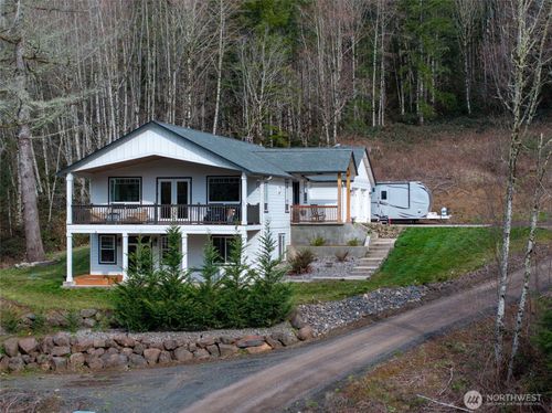 1720 Bodine Extension Rd, Kelso, WA, 98626-9037 | Card Image