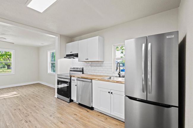 900 W Coffin St, House other with 3 bedrooms, 1 bathrooms and null parking in Denison TX | Image 11