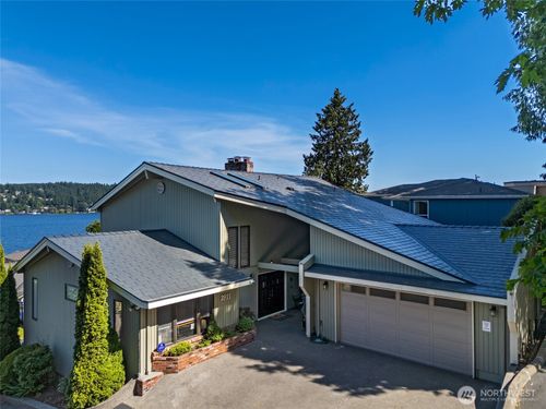 3911 Ne 158th Ln, Lake Forest Park, WA, 98155-6703 | Card Image