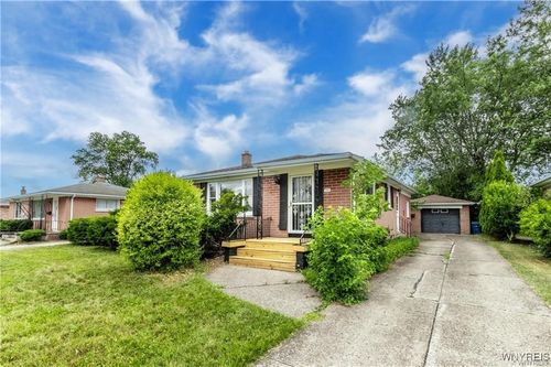 130 Alberta Dr, Amherst, NY, 14226-2045 | Card Image