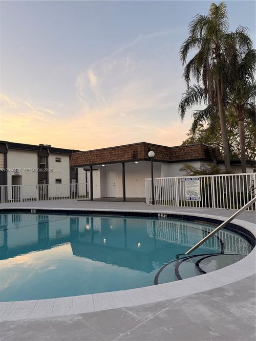 b8-7250 Sw 94th Pl, Miami, FL, 33173-3237 | Card Image