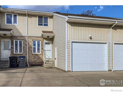 2168 W Meadow Court, Townhouse with 3 bedrooms, 2 bathrooms and 1 parking in Longmont CO | Image 2