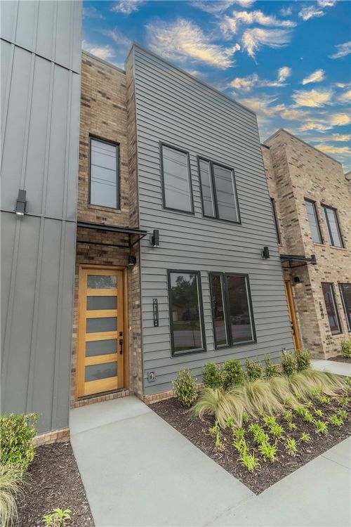 4118 W Olive St, Rogers, AR, 72756-1808 | Card Image