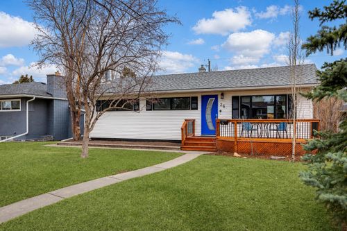 26 Galway Cres Sw, Calgary, AB, T3E4Y3 | Card Image