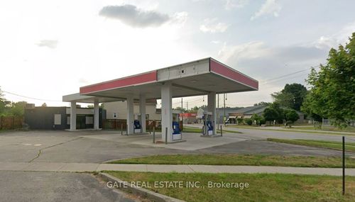 33 Oak St E, Leamington, ON, N8H2C3 | Card Image