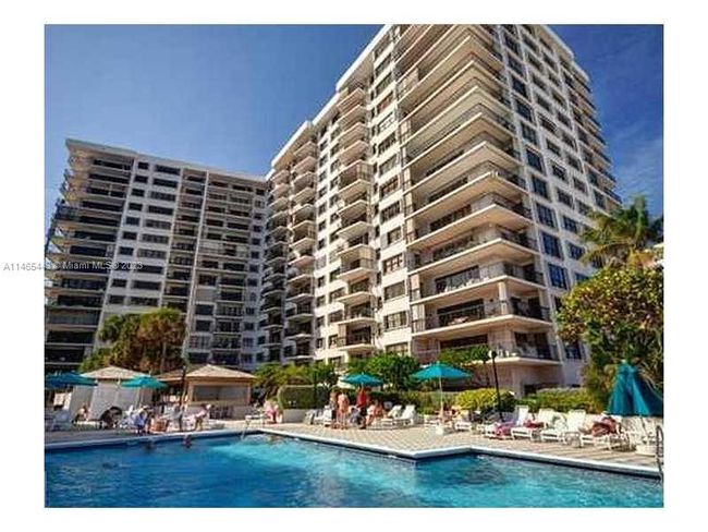 APT-1402 - 1800 S Ocean Blvd, Condo with 3 bedrooms, 2 bathrooms and null parking in Pompano Beach FL | Image 10