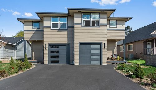 1726 Sw 27th Street, Redmond, OR, 97756 | Card Image