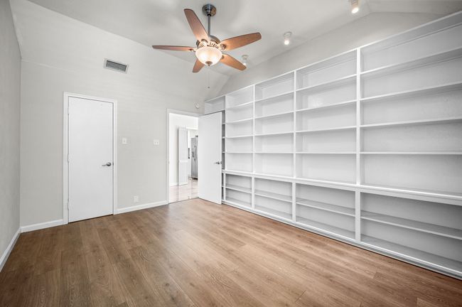 10654 Sandpiper Ln, House other with 3 bedrooms, 3 bathrooms and null parking in Dallas TX | Image 16