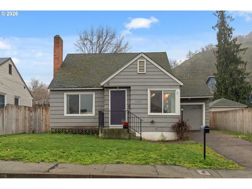1620 E 13th Pl, The Dalles, OR, 97058-3261 | Card Image