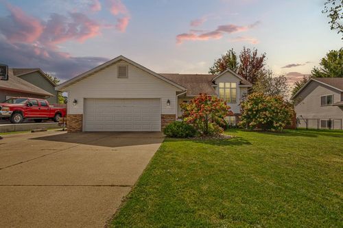 885 Lee St Ne, Owatonna, MN, 55060-6242 | Card Image