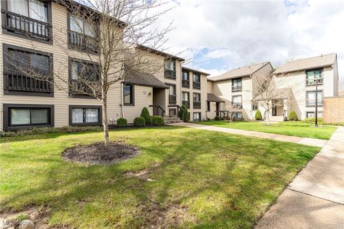 apt-402-6270 Greenwood Pkwy, Northfield, OH, 44067-2356 | Card Image