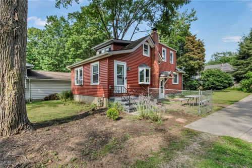 5461 Wellesley Ave, North Olmsted, OH, 44070-3951 | Card Image