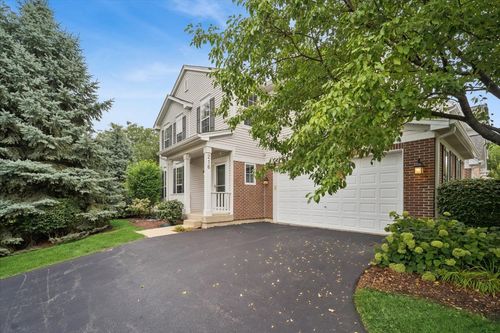216 Larsdotter Ln, Geneva, IL, 60134-4499 | Card Image