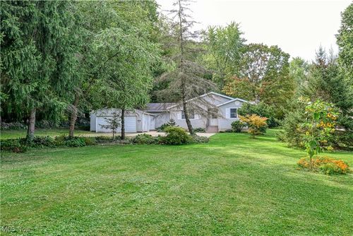 4364 Pioneer Trl, Mantua, OH, 44255-9101 | Card Image