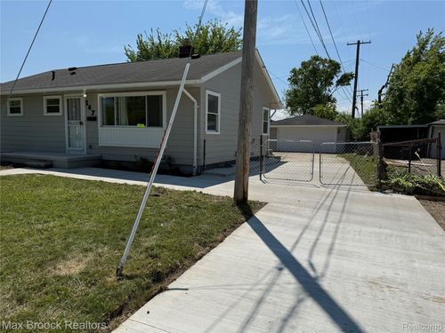 147 Euclid St, Mount Clemens, MI, 48043-5707 | Card Image